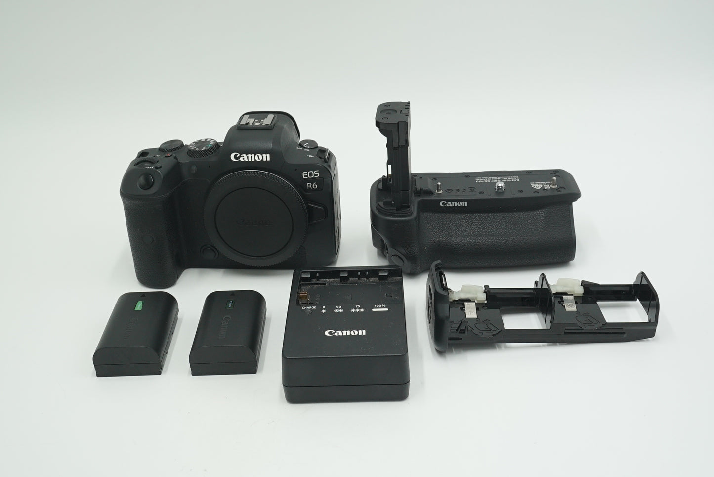 Canon EOSR6/06288 EOS R6 Mirrorless Digital Camera Body Only, Used