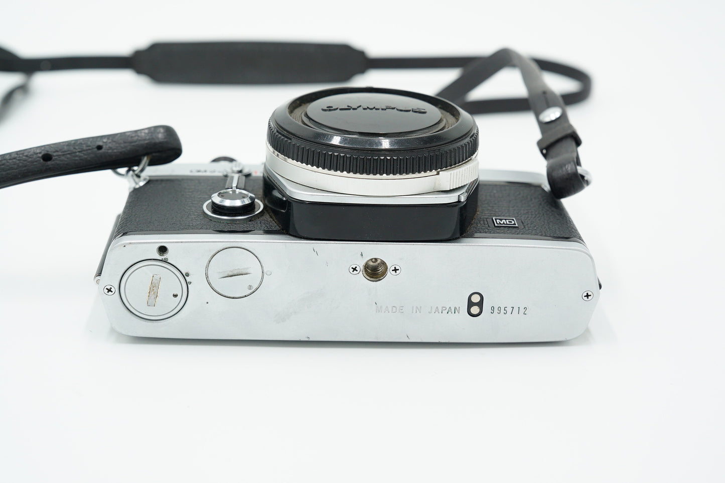 Olympus OM2N/95712 OM-2n Film Camera + Zuiko 50mm f/1.8 Lens + Vivitar 28mm f/2.8 + Shutter Release Cable, Used