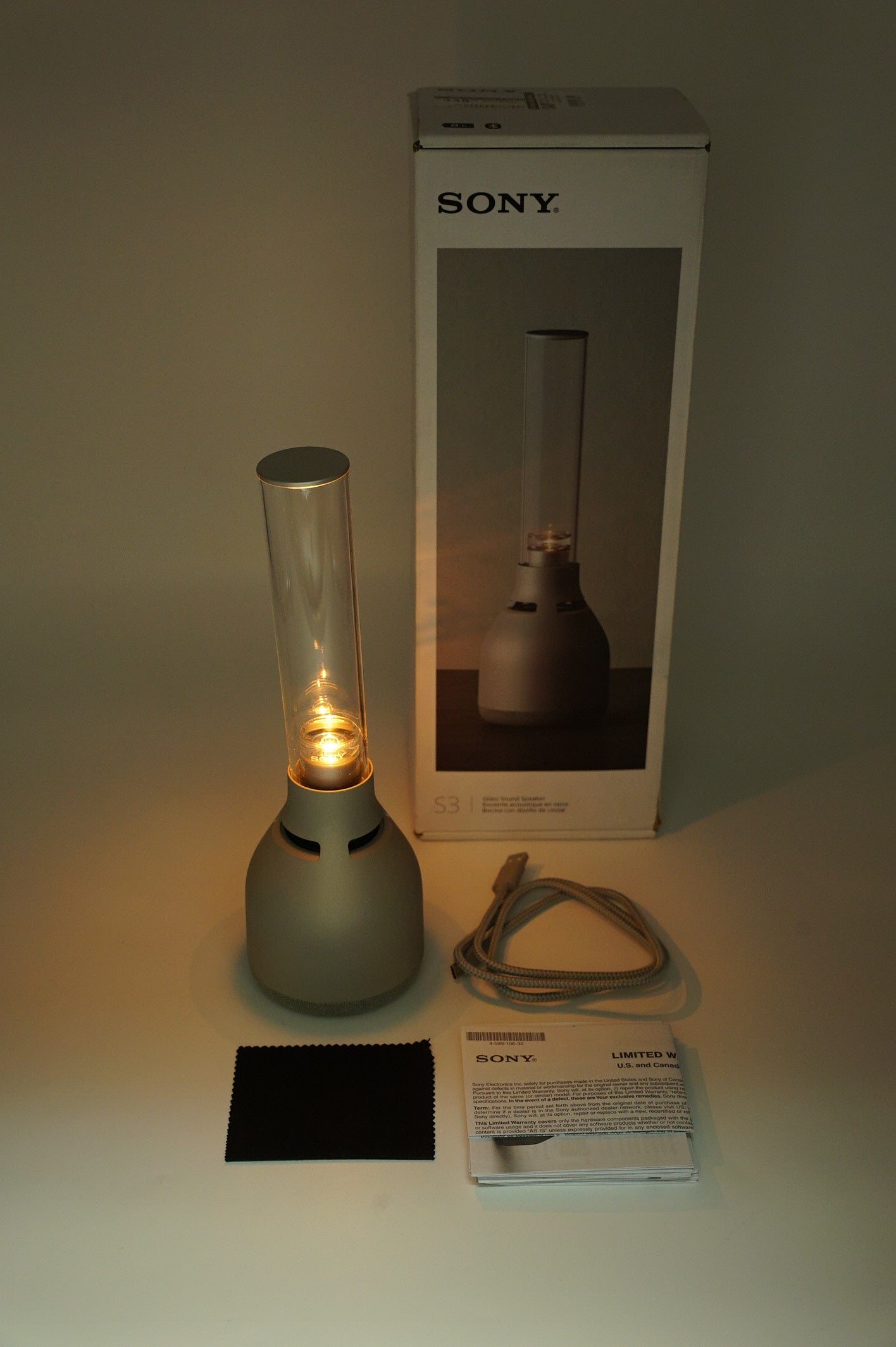 Sony LSPXS3/1000691 Glass Sound 360º All Directional Speaker w/Candle-Like LED Illumination, 8 Hour Battery, and Bluetooth, Off/White, Used