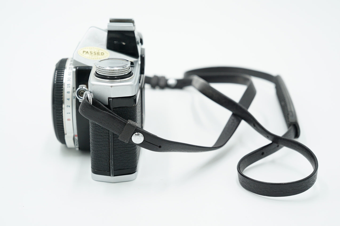 Olympus OM2N/95712 OM-2n Film Camera + Zuiko 50mm f/1.8 Lens + Vivitar 28mm f/2.8 + Shutter Release Cable, Used