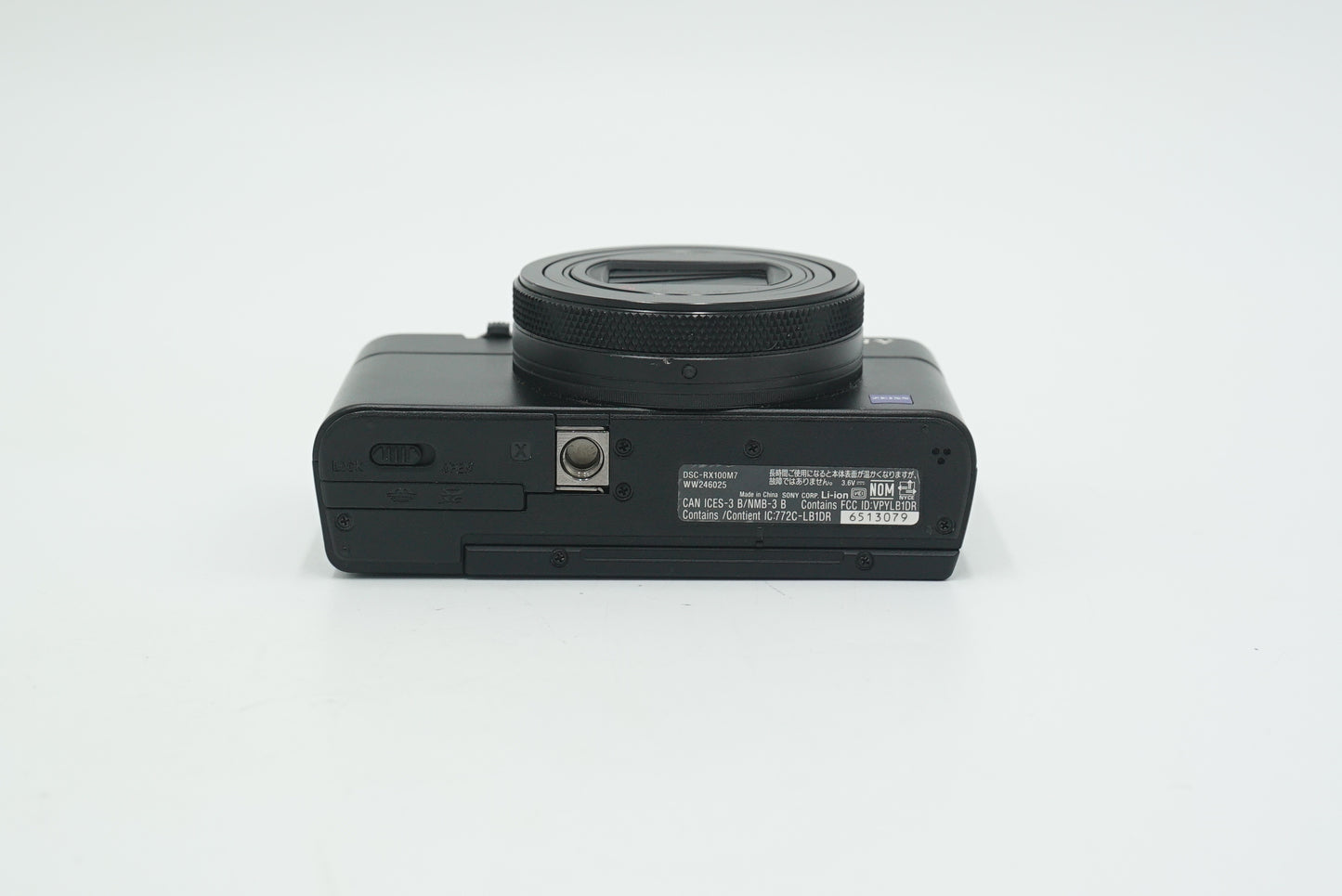 Sony DSCRX100M7/6513079, 24-200mm Zeiss Vario-Sonnar f/2.8-4.5 + VCT-SGR1, Used