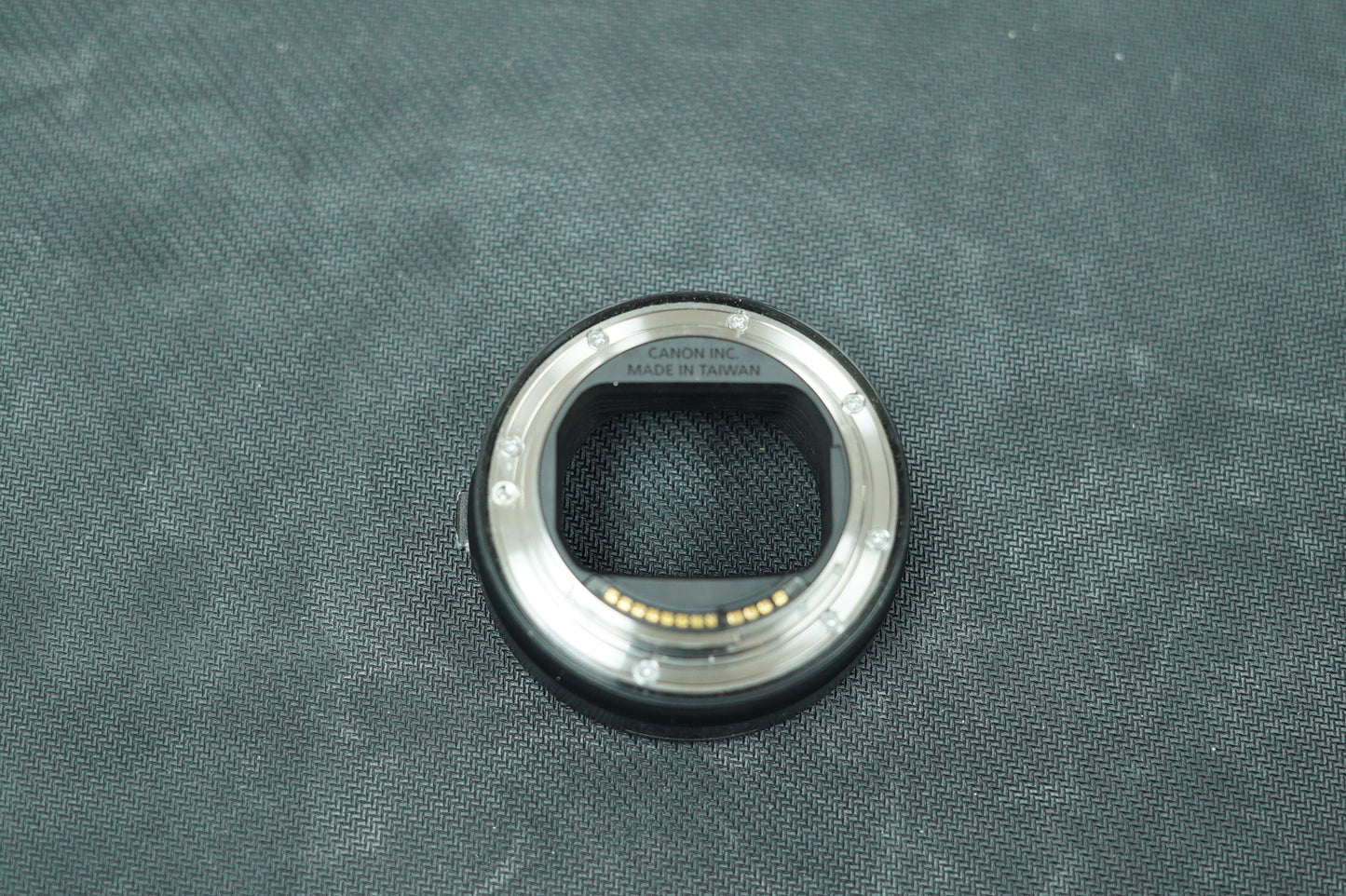 Canon EFEOSR/08733 RF Mount Adapter EF-EOS R, Used