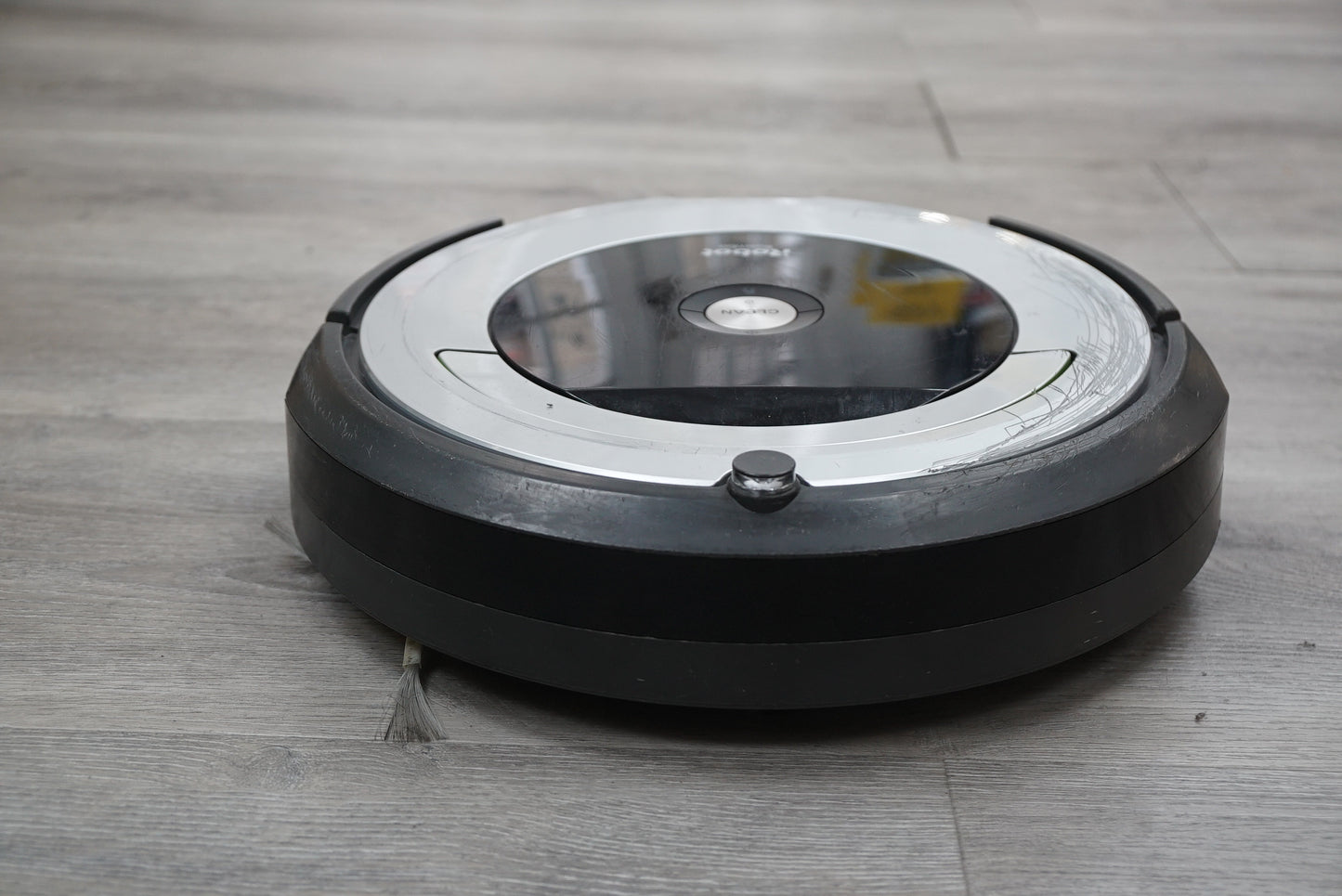 iRobot 690/05004 Roomba 690 Vacumming Robot, Used