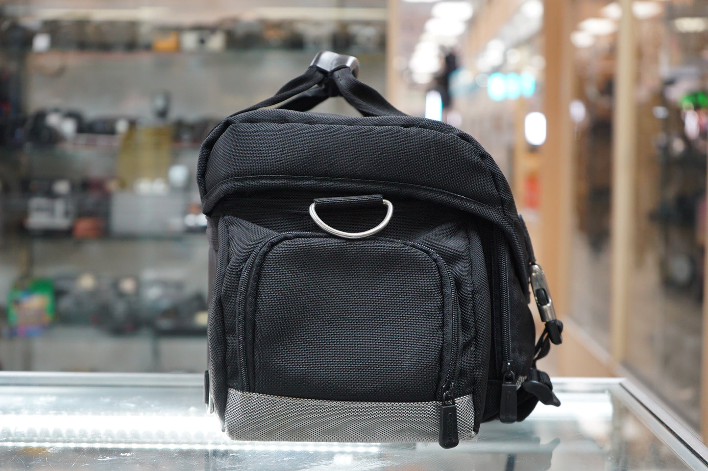 Canon Large Shoulder Gadget Bag, Used