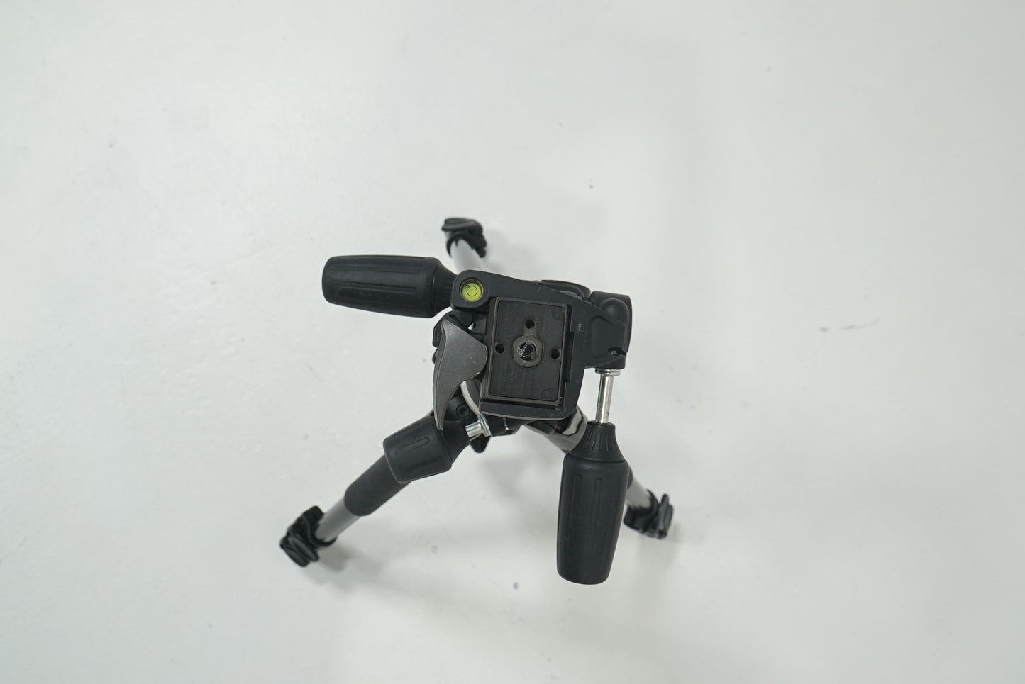 Manfrotto 190XB Aluminum Tripod w/804RC2 3-Way Head, Used