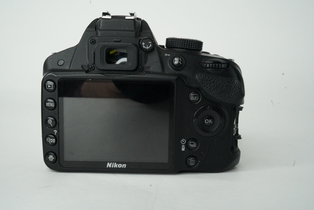 Nikon D3200/79585 Body Only, Used
