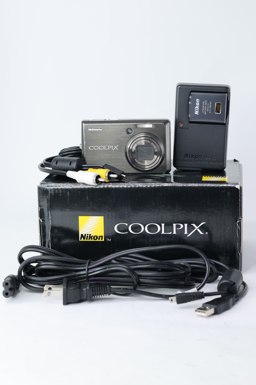 Nikon S600/72088 Coolpix S600, Silver, Used