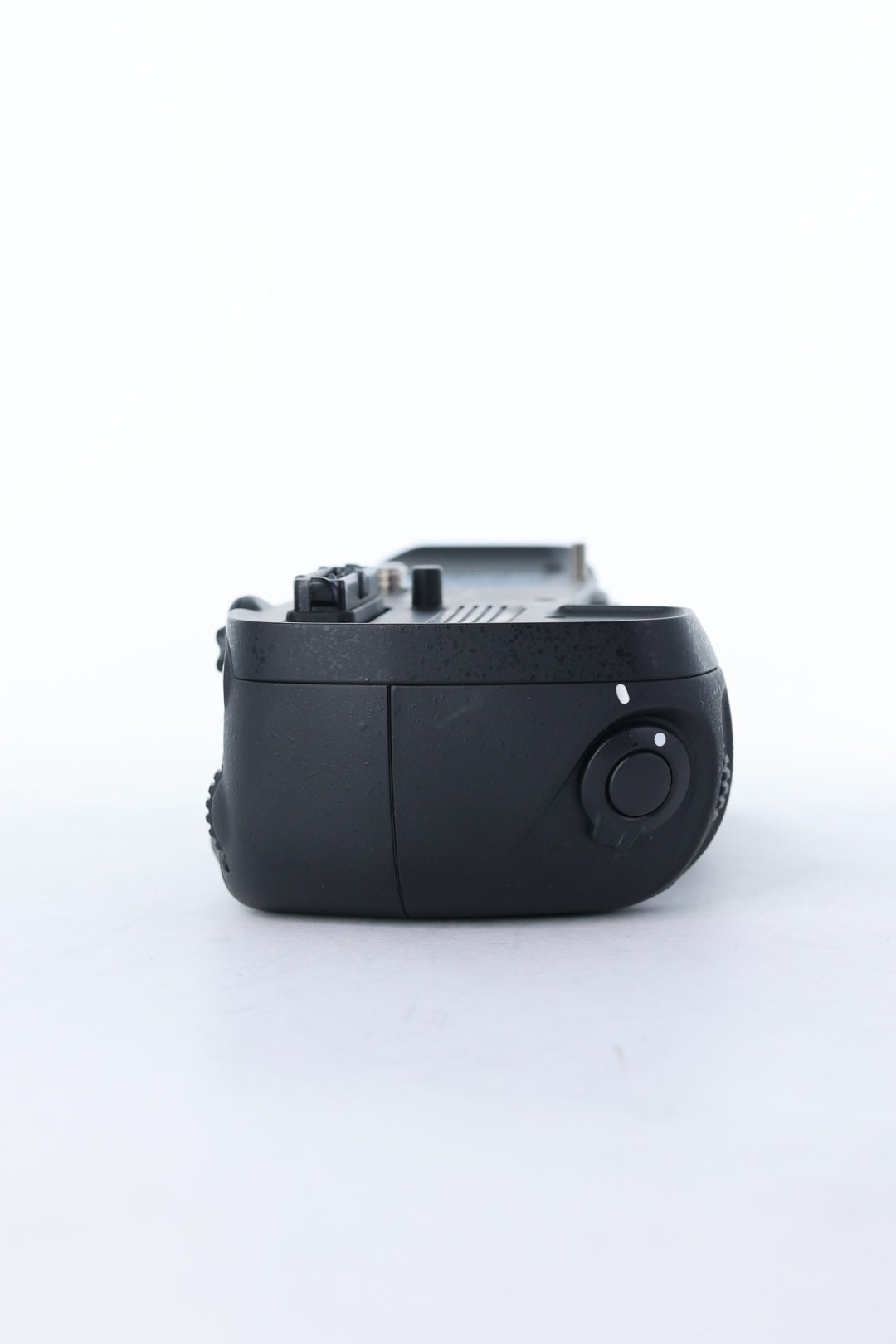 Nikon D610/39098 D610 Body Only + Battery Grip, Used