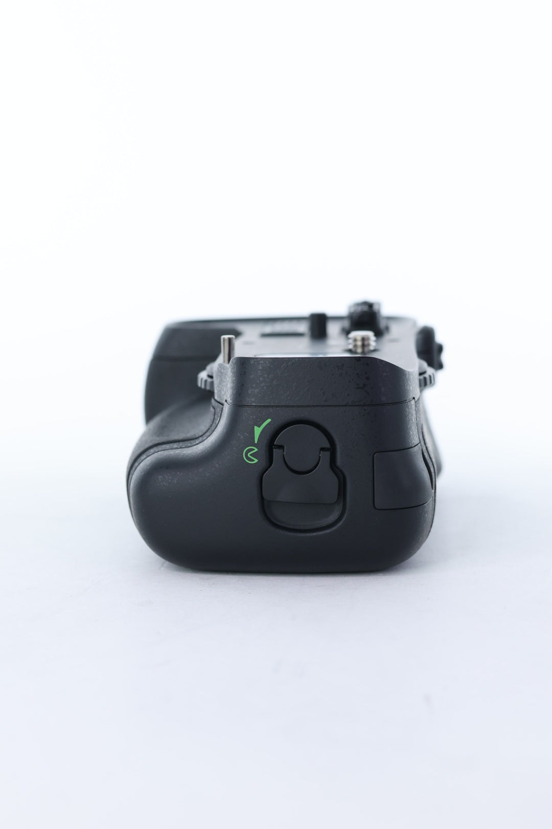 Nikon D610/39098 D610 Body Only + Battery Grip, Used