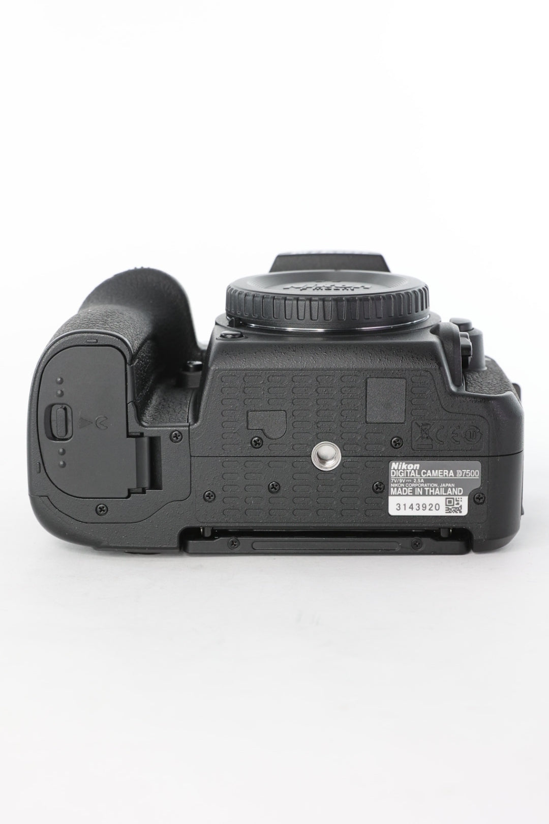 Nikon D7500/18140/43920 D7500, AF-S 18-140mm f/3.5-5.6G ED VR, Used