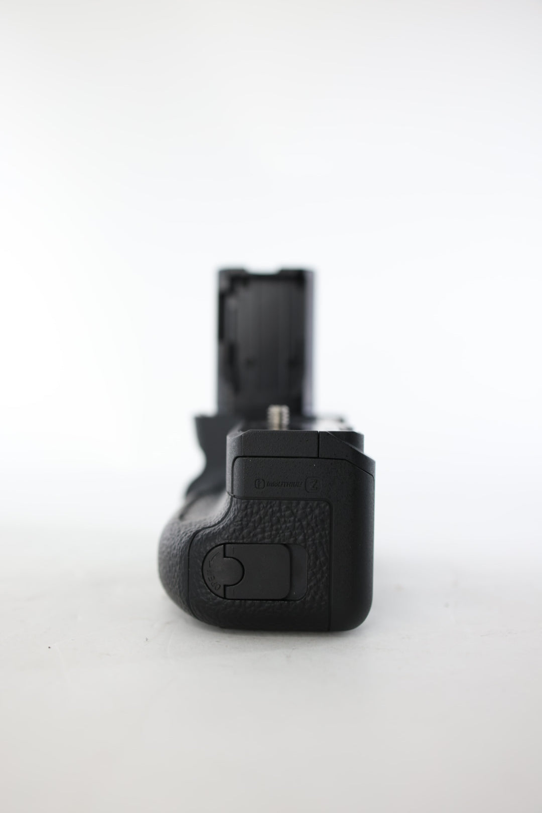 Sony VGC3EM/3337058 Vertical Grip F/ILCE9+A7R Mark III, Used