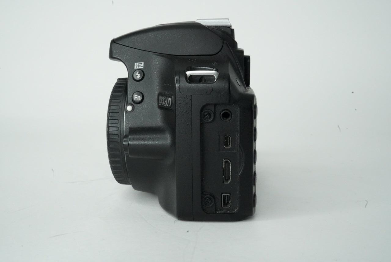 Nikon D3200/79585 Body Only, Used