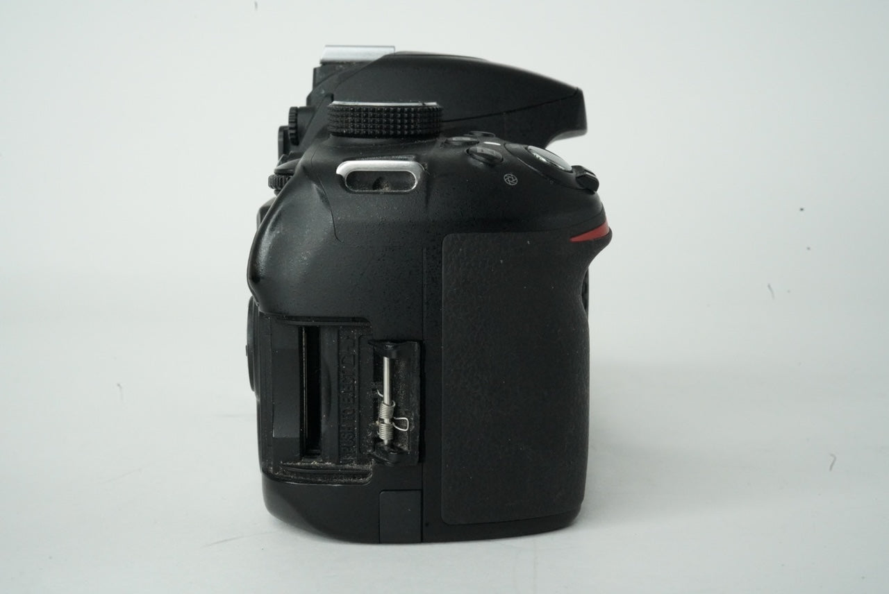 Nikon D3200/79585 Body Only, Used
