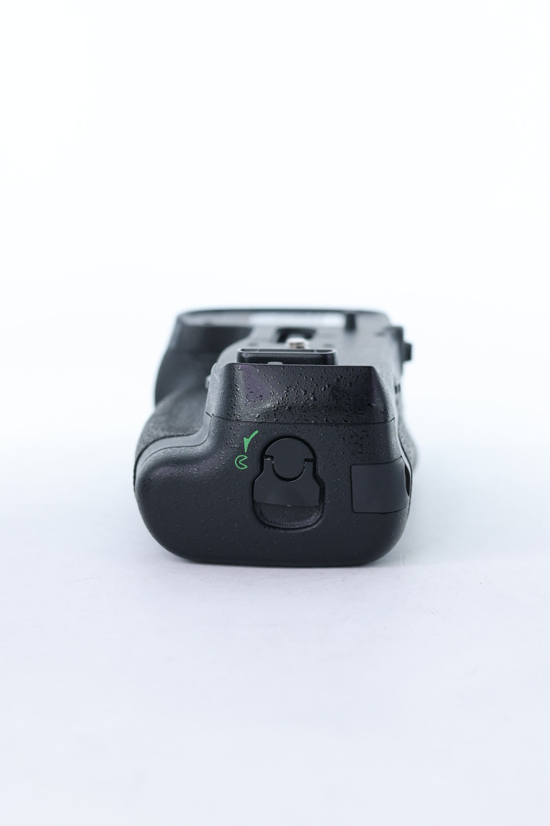 Nikon MBD18/41016 MB-D18 Battery Grip F/D850, Used