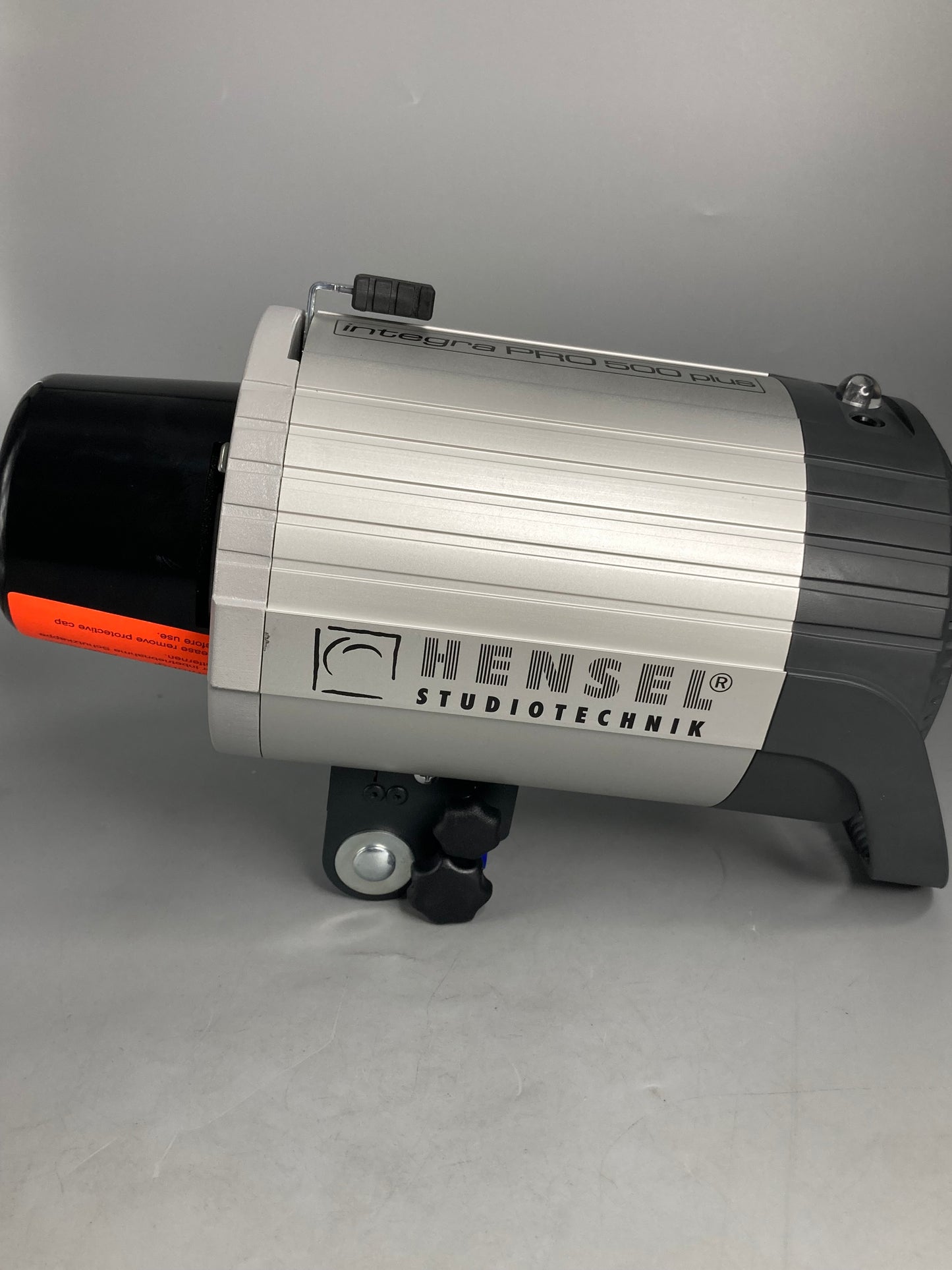 Hensel Integra PRO 500+ 3-Light Set (3 Stands, 1 Softbox), Used
