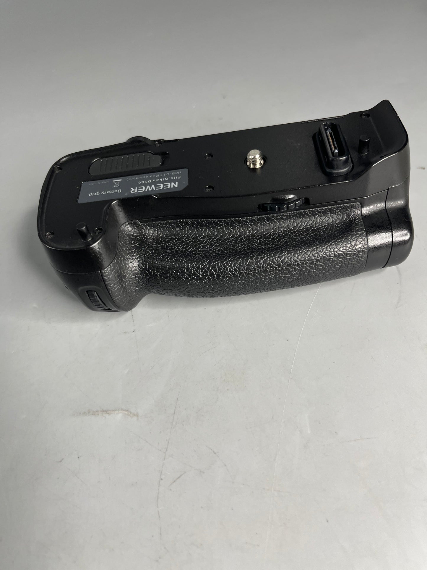 Neewer D500 Replacement Battery Grip, Used