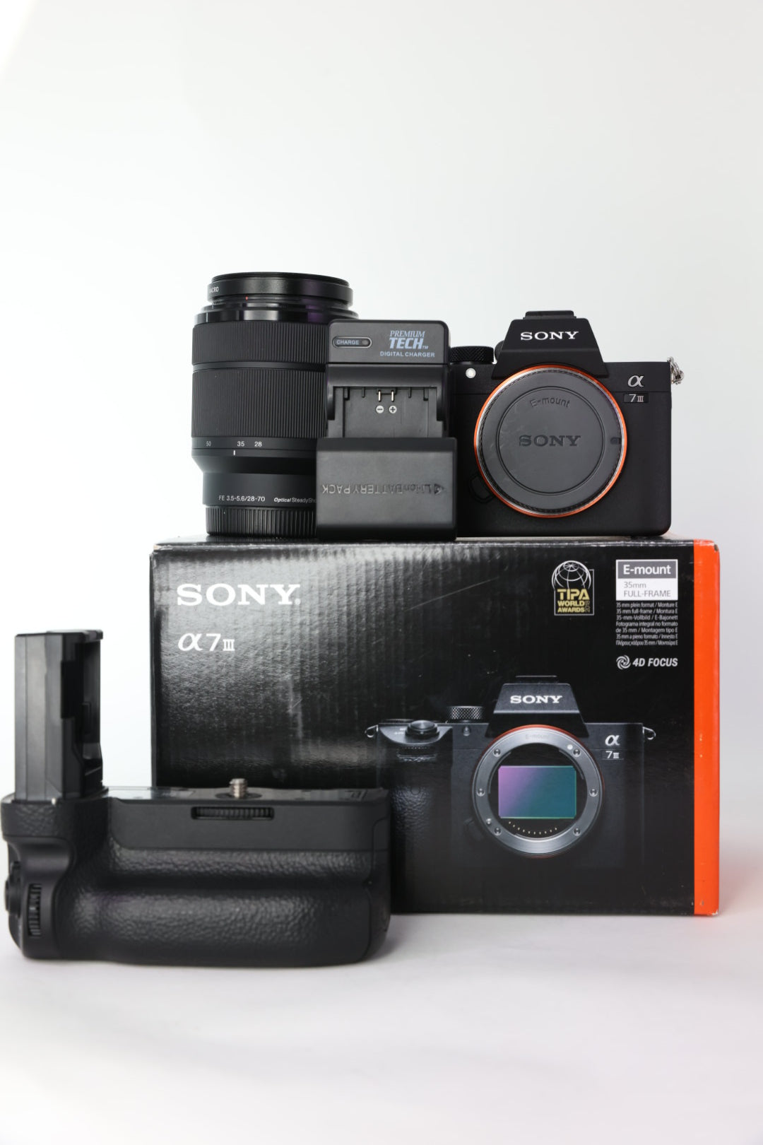 Sony A7IIIK/4643705 A7 Mark III, FE 28-70mm F/3.5-5.6 OSS Lens + Grip, Used