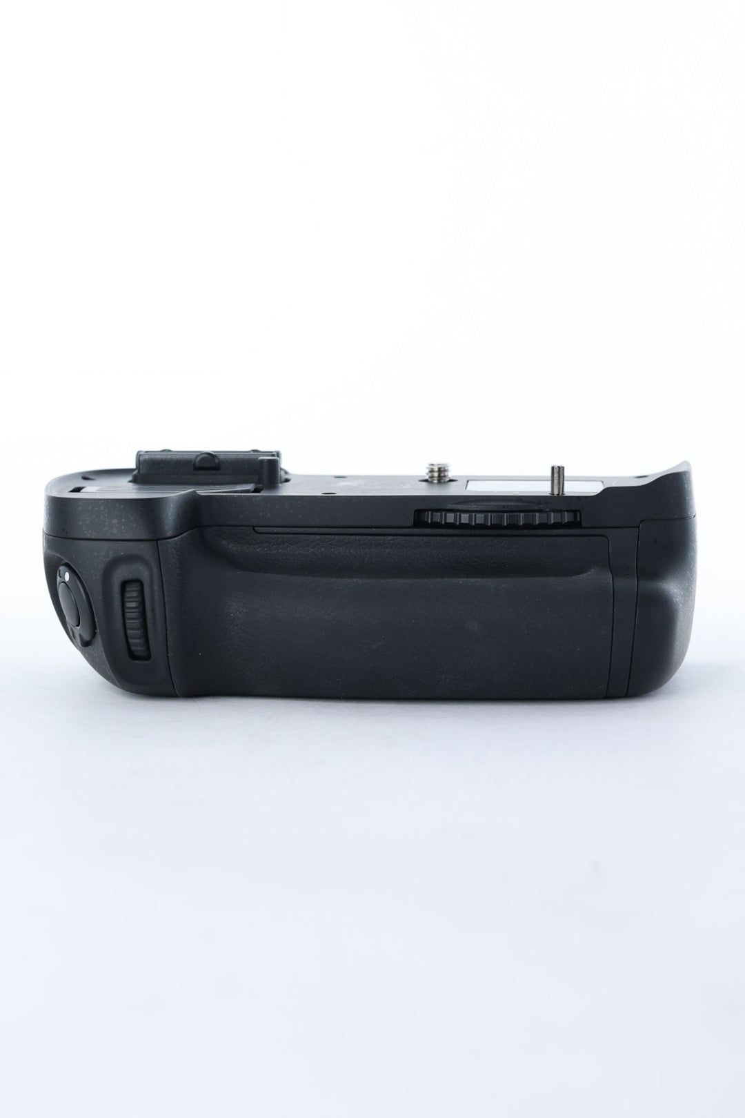 Nikon D610/39098 D610 Body Only + Battery Grip, Used