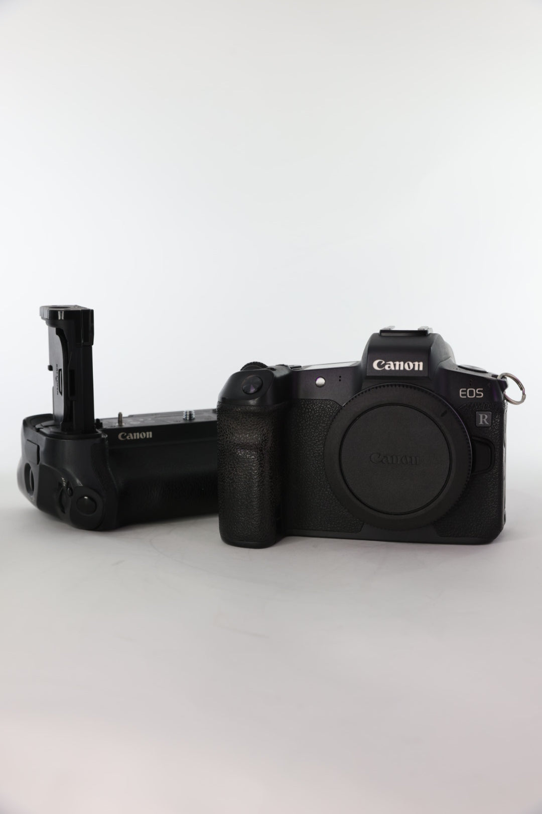 Canon EOSRBODY/02827 EOS R, Body Only + Battery Grip, Used