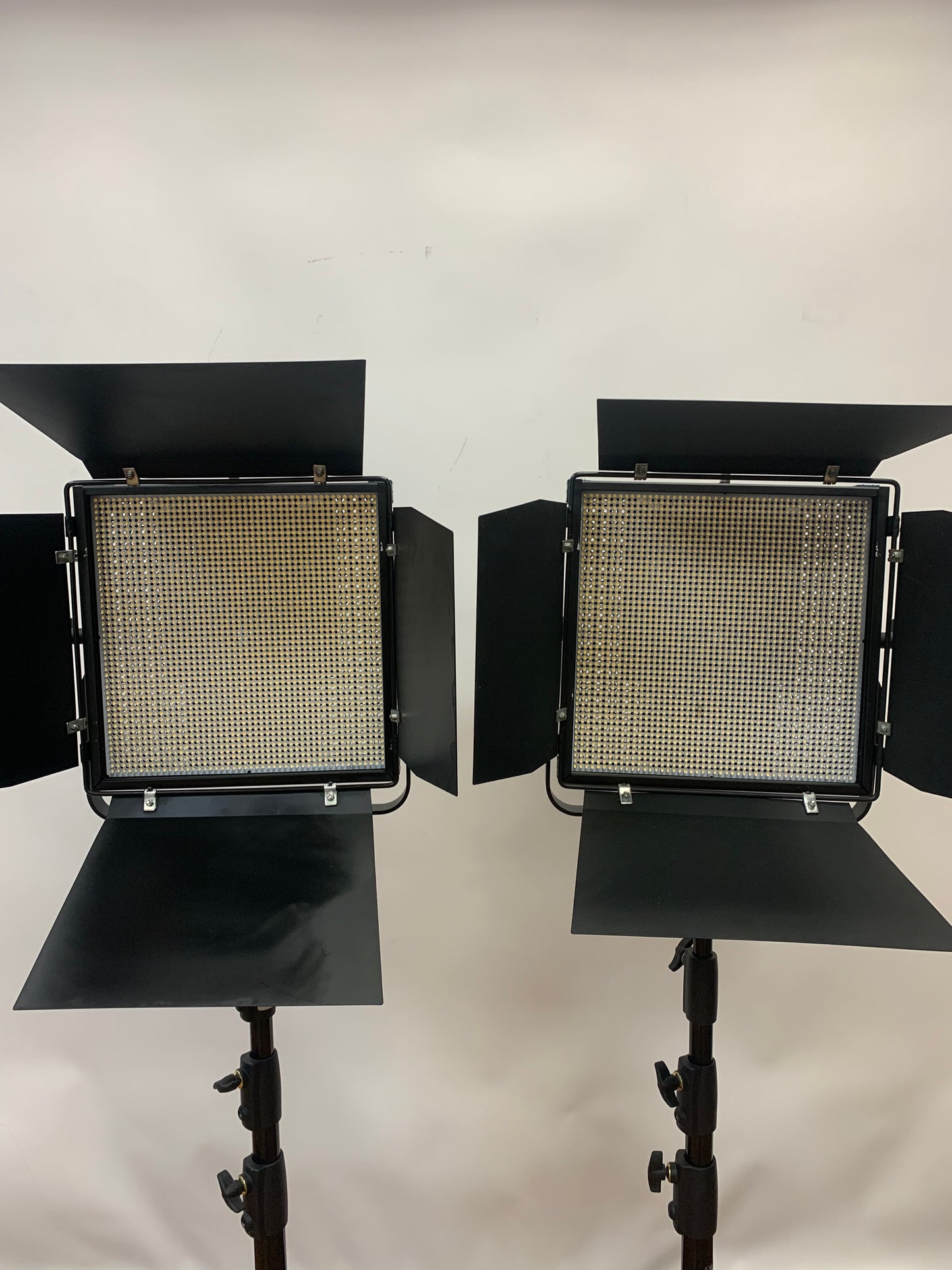 Intellytech Supernova 200W (Kit Of 2 Lights) + Gels + Pelican Case