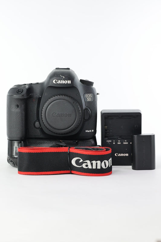Canon EOS5DMIIIBODY/05633 EOS 5D Mark III, Body Only + Vello Battery Grip BGC9, Used