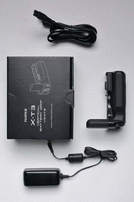 Fujifilm VGXT3/21316 Vertical Battery Grip F/XT3, Used