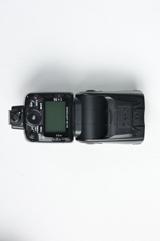 Nikon SB700/77917 SB700 Speedlight, Used