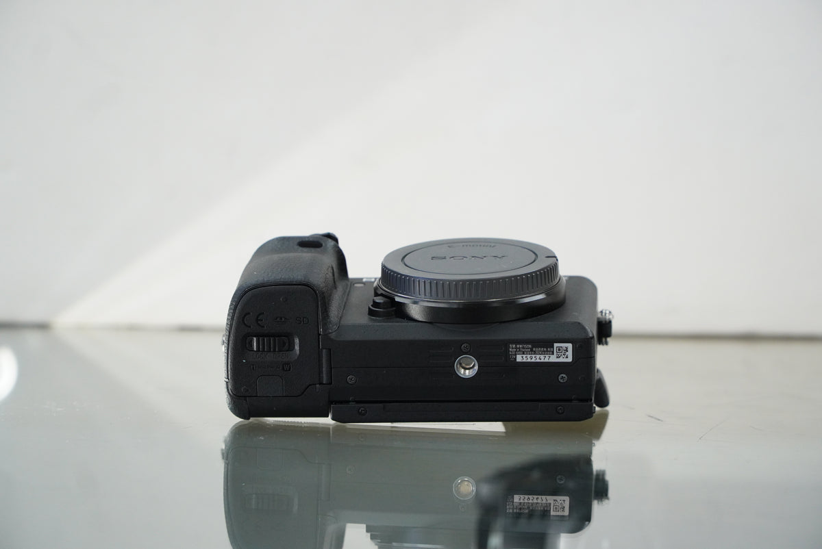 Sony a6400 Mirrorless Camera #3595477, Used