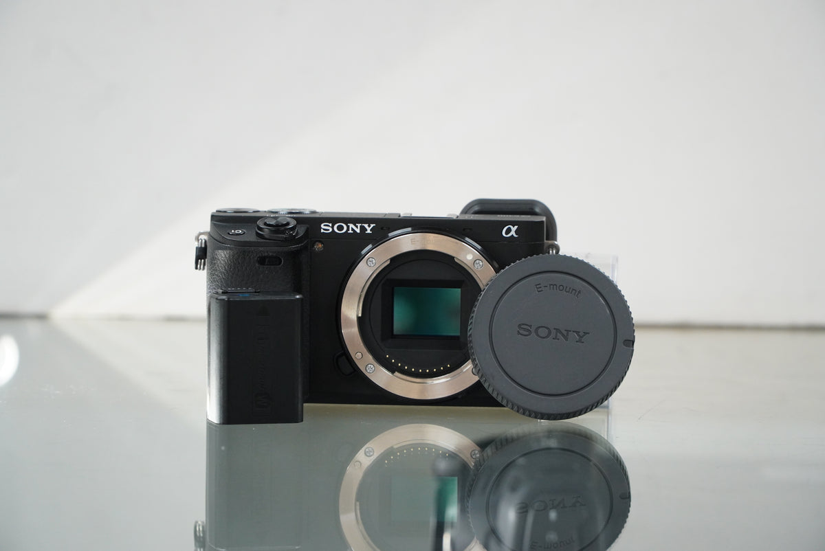 Sony a6400 Mirrorless Camera #3595477, Used