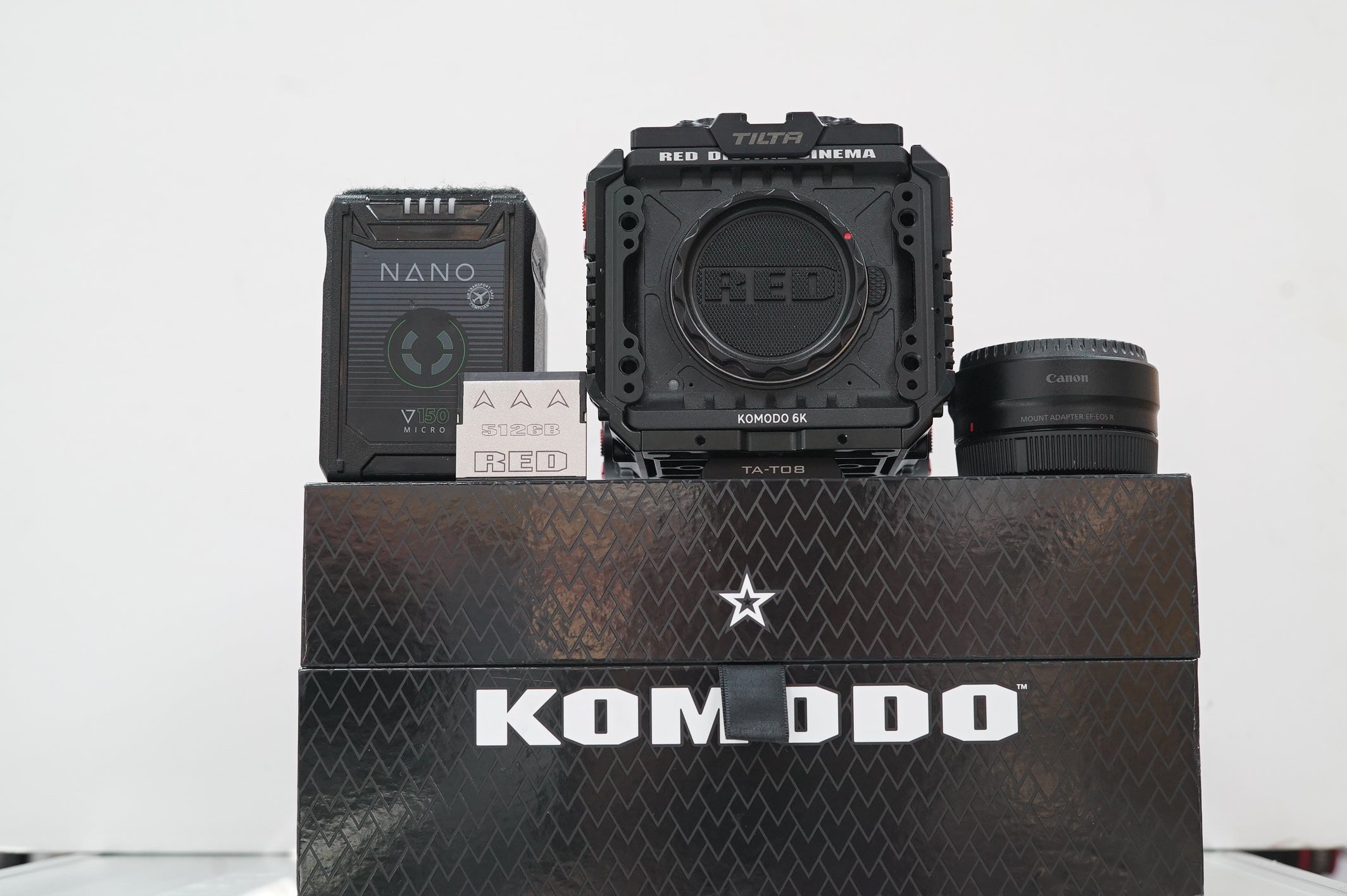 RED DIGITAL CINEMA KOMODO 6K Digital Cinema Camera (Canon RF, Black) #23188, Used
