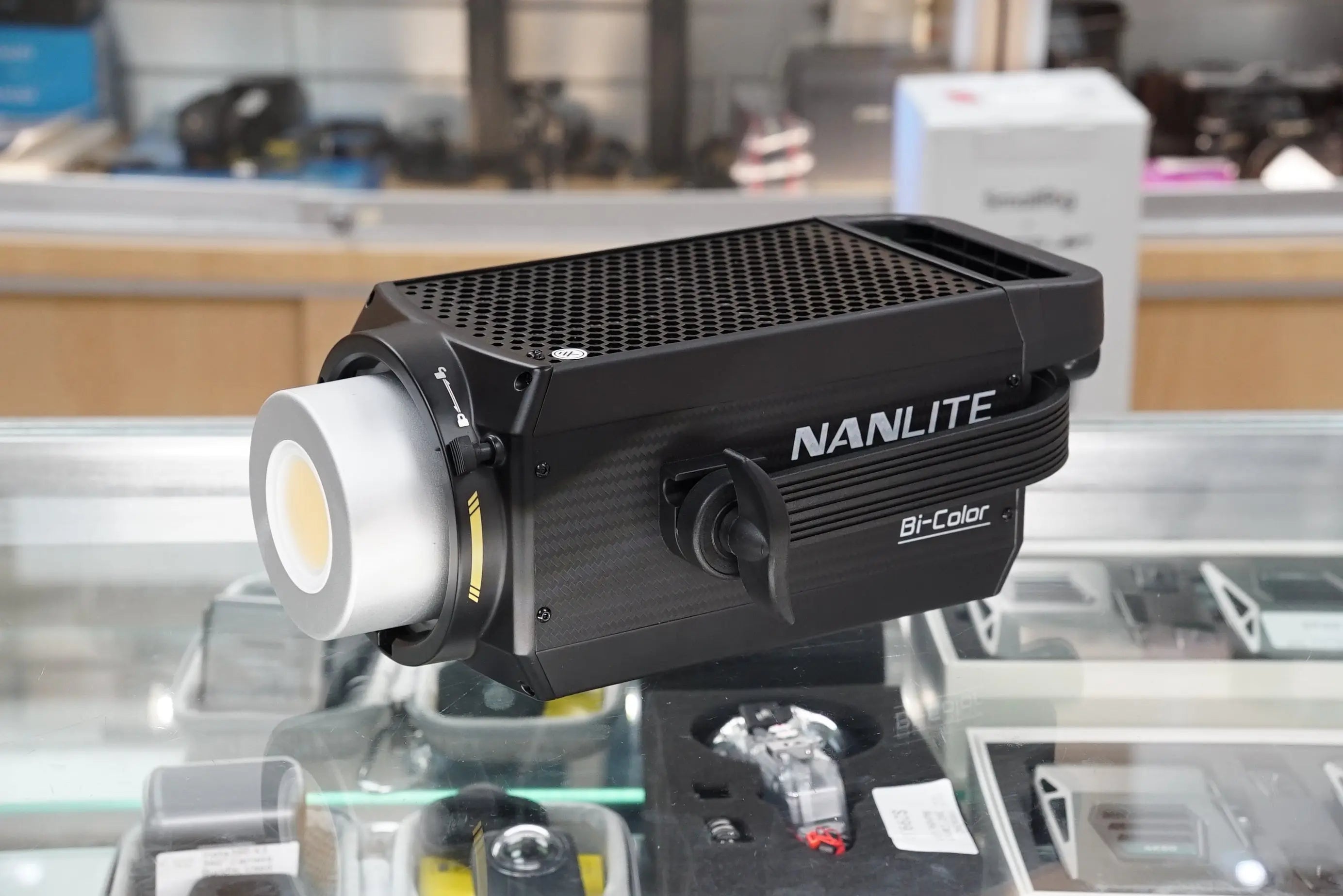 NANLITE FS300B-30064 FS-300B LED Bi-Color Spot Light, Used
