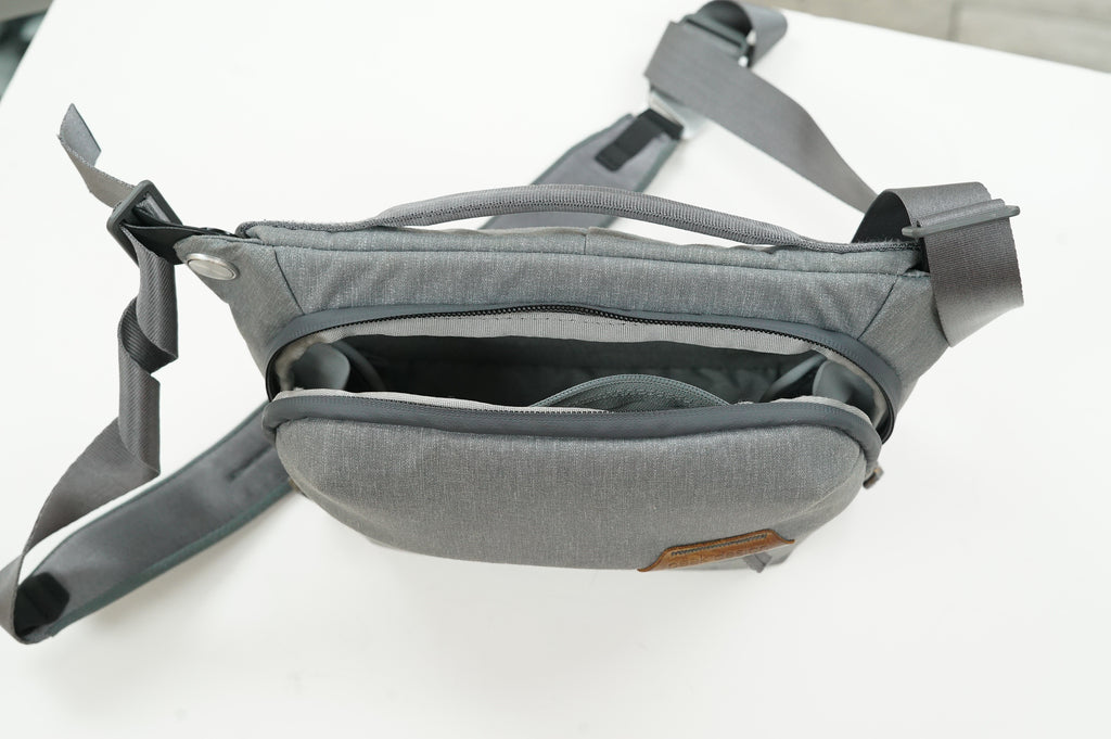 Peak Design Everyday Sling (Ash, 3L), Used