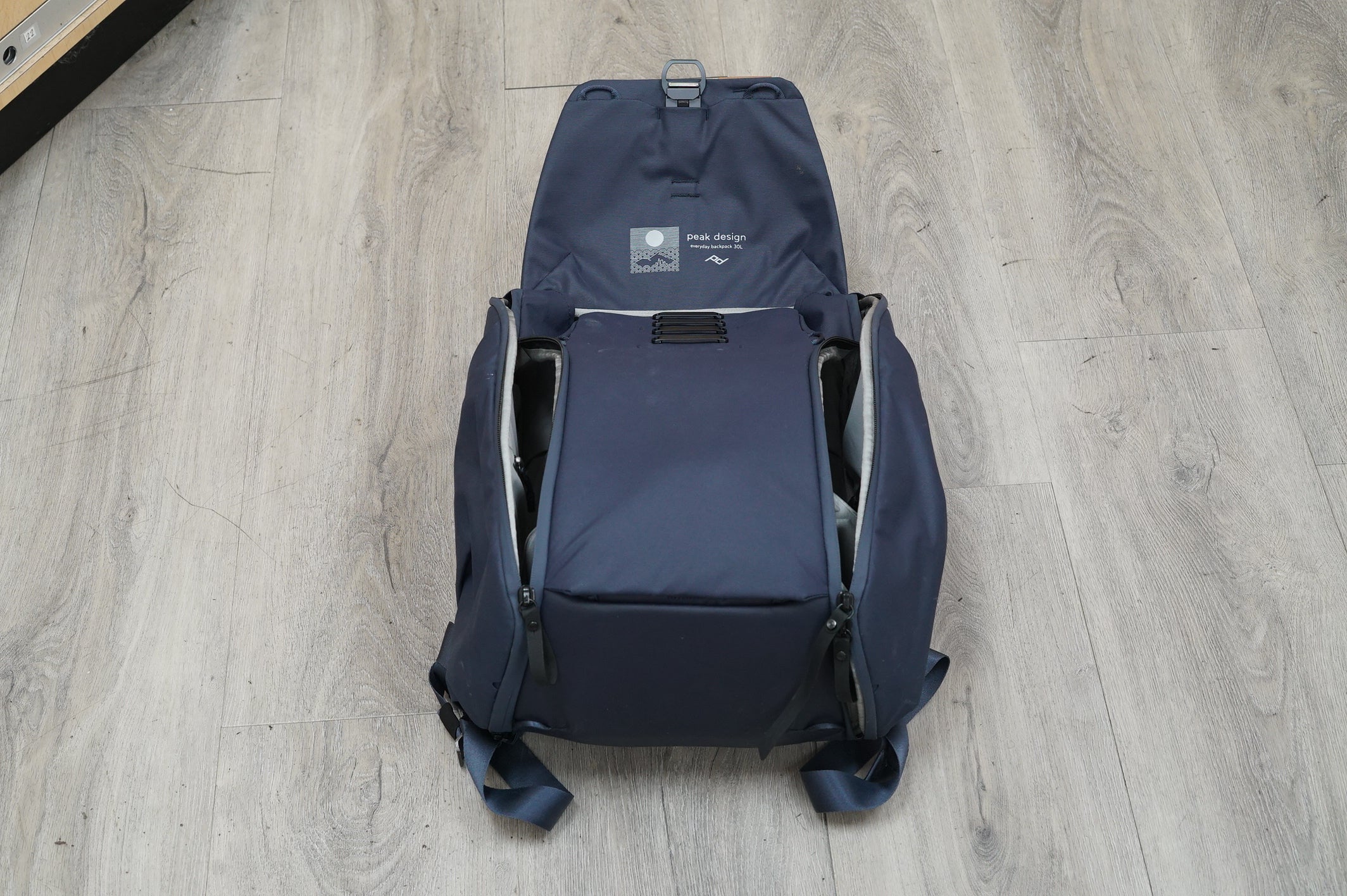 Peak Design Everyday Backpack (Midnight, 30L), Used