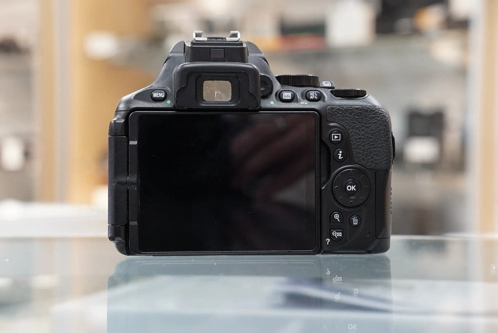 Nikon D5600 DSLR Camera Body w/2-Lens Kit (AF-P 18-55mm f/2.5-5.6 & 70-300mm f/4.5-6.3), Used