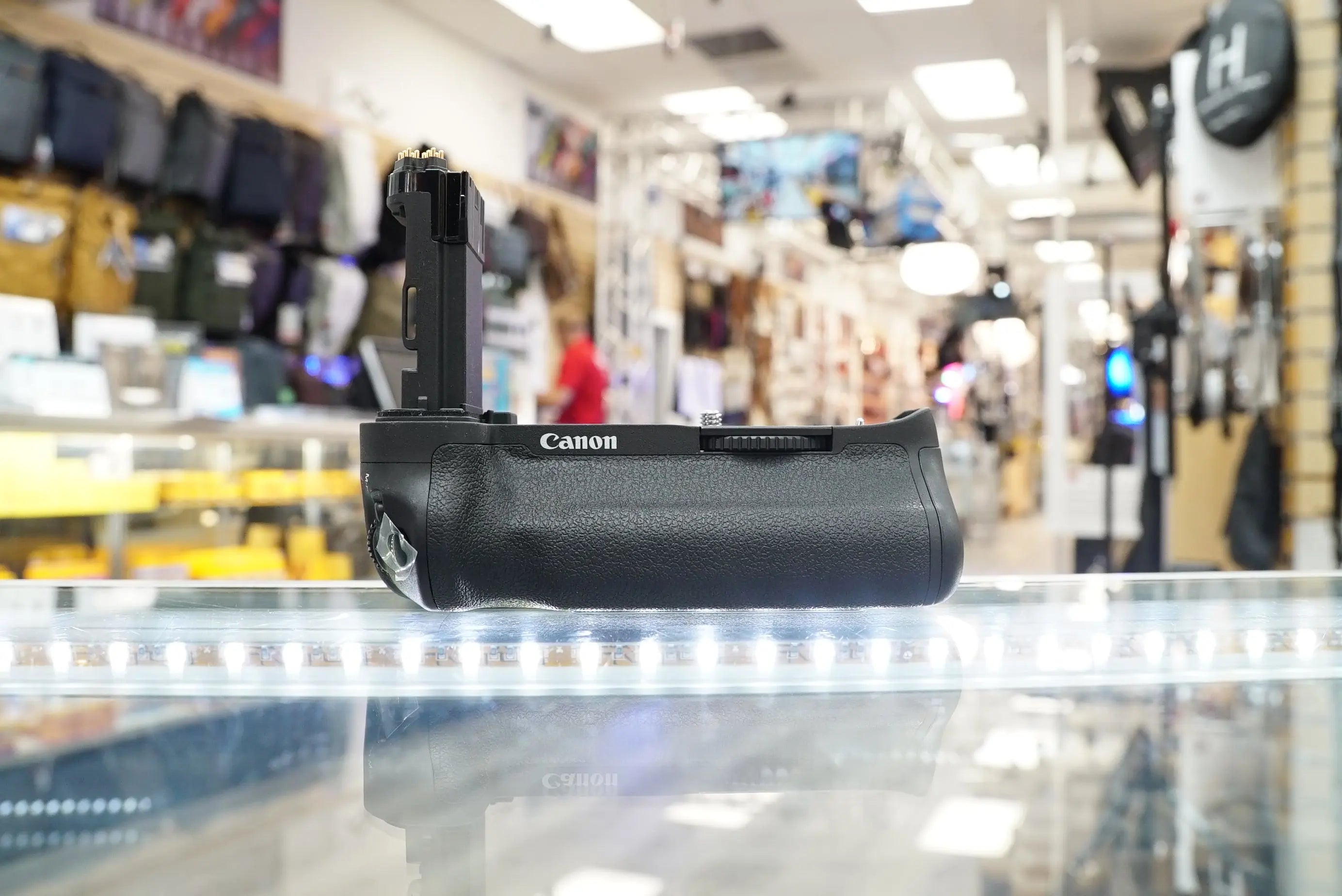 Canon BG-E20 Battery Grip for 5D Mark IV #04208, Used