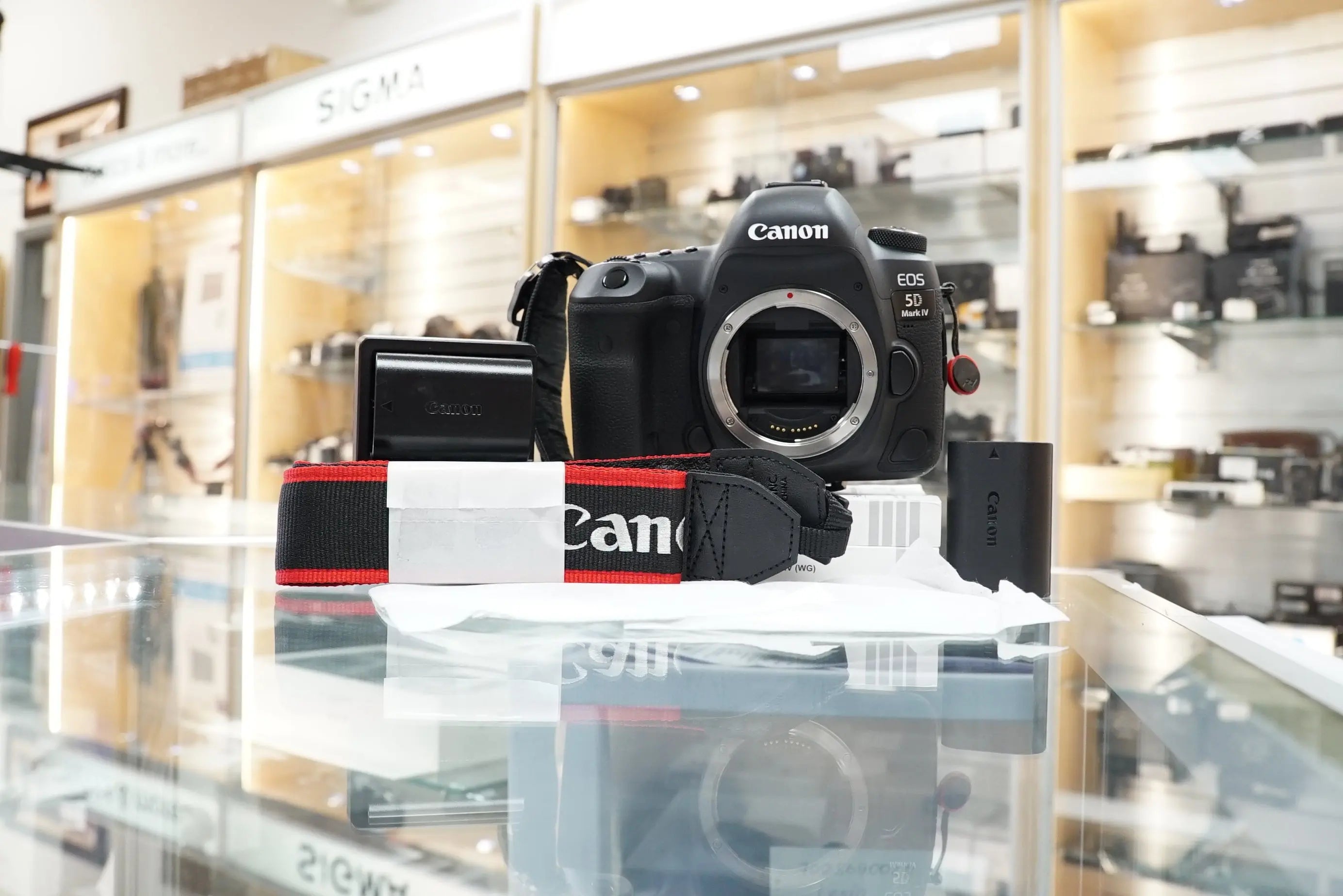 Canon EOS 5D Mark IV DSLR Camera Body (30.4MP) #04250, Used