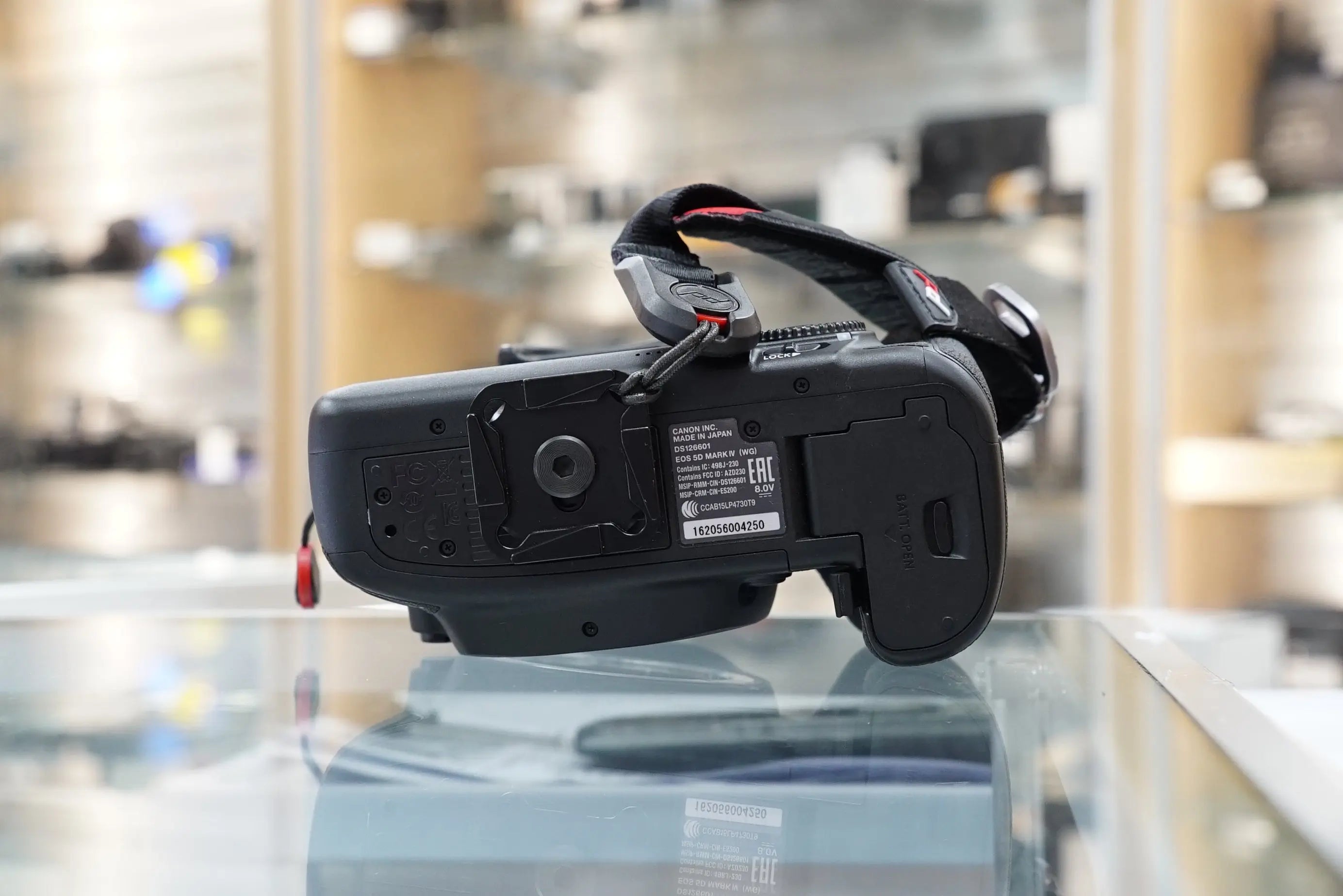 Canon EOS 5D Mark IV DSLR Camera Body (30.4MP) #04250, Used