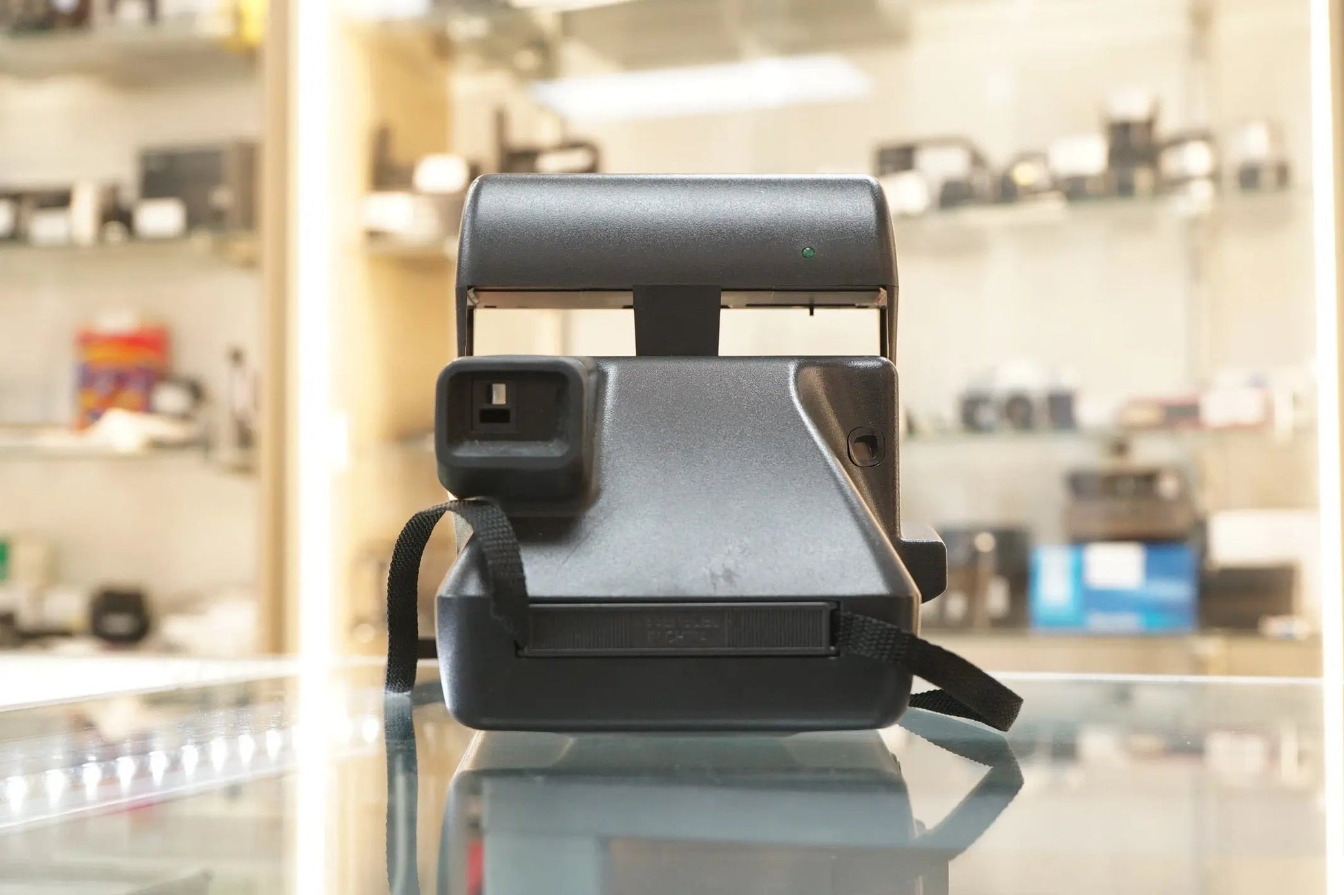 POLAROID ONESTEP-BLK One Step Polaroid Film Camera, Used - AVC photo video store