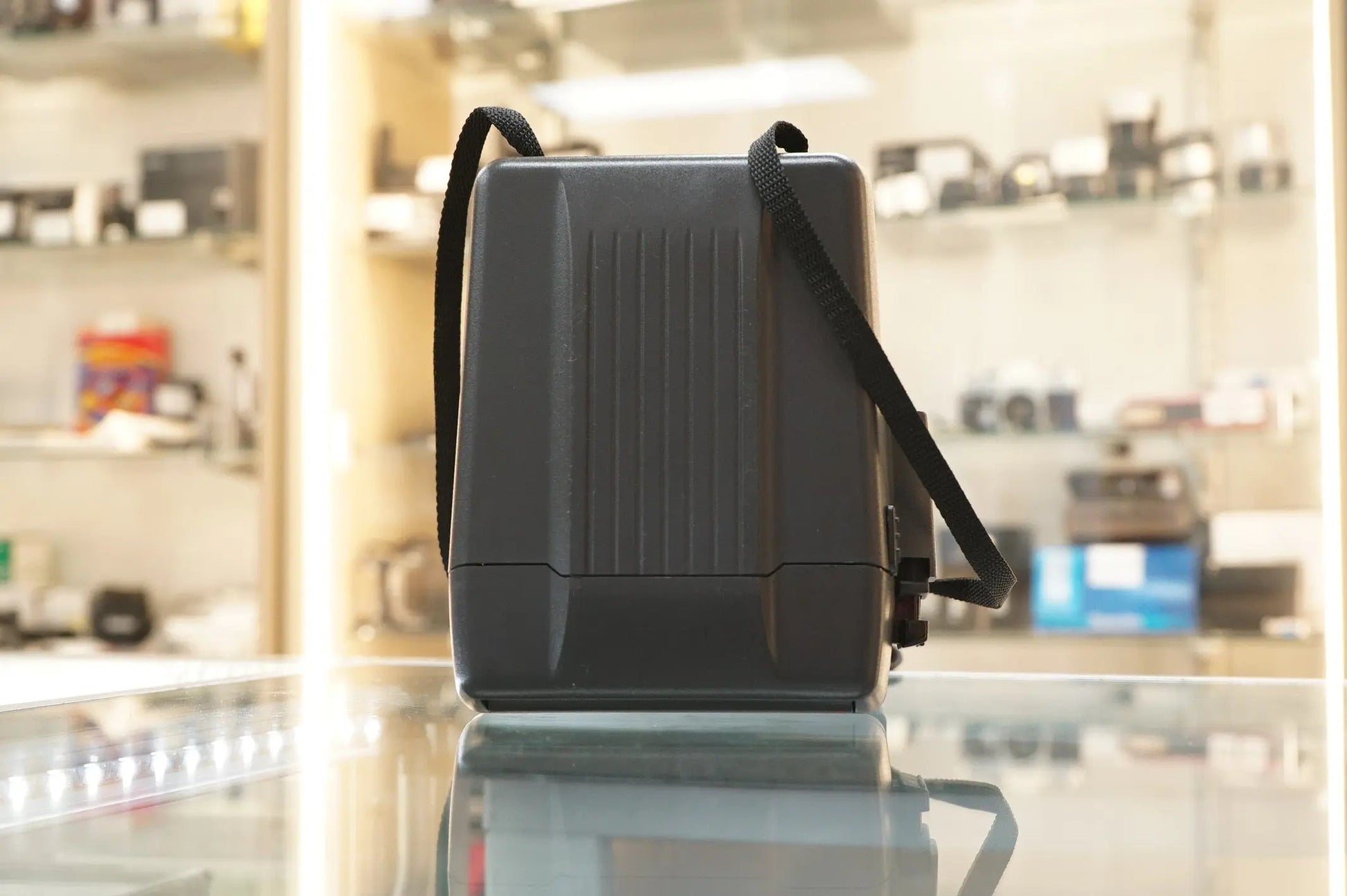POLAROID ONESTEP-BLK One Step Polaroid Film Camera, Used - AVC photo video store