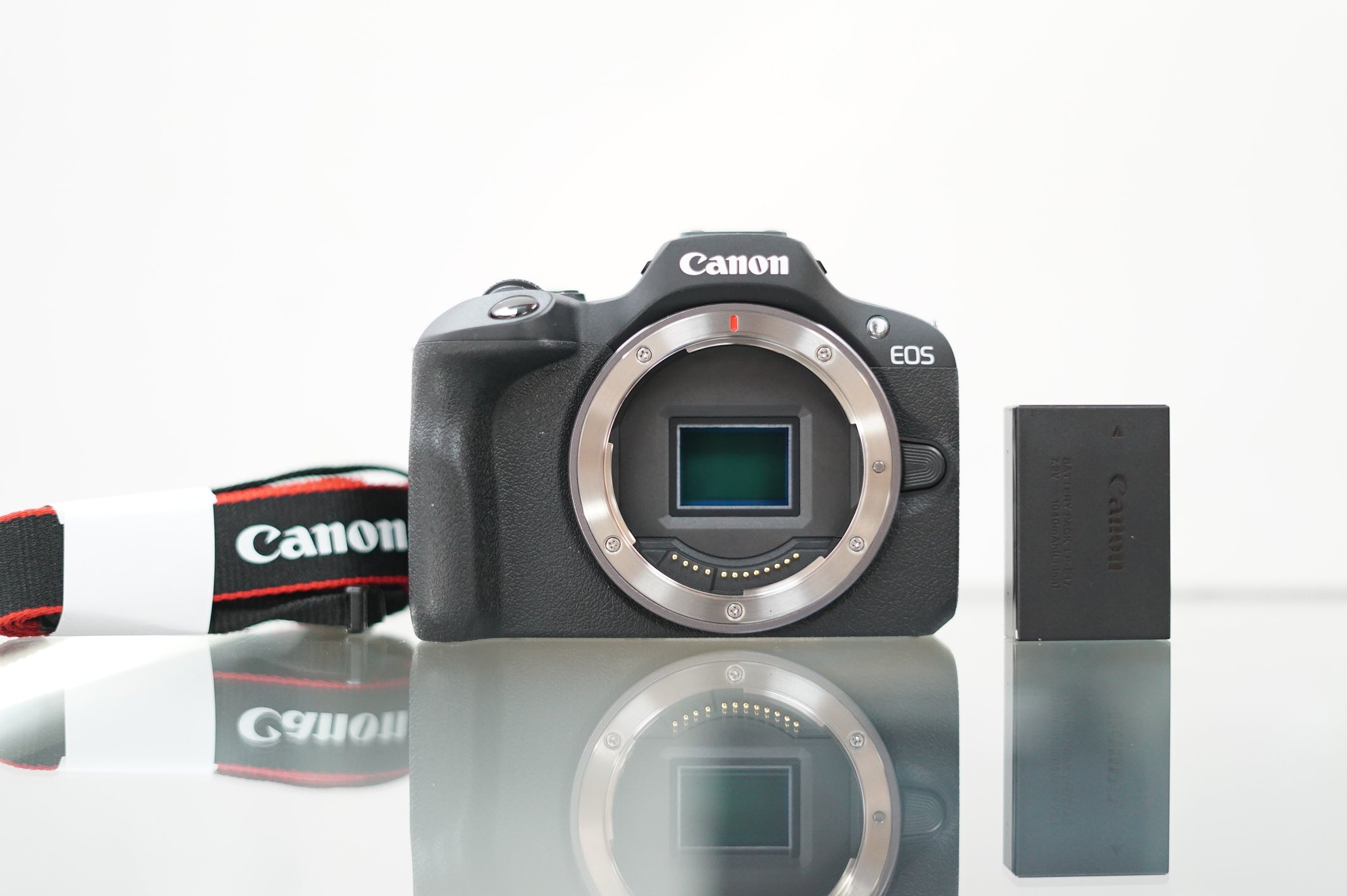 Canon EOS R100 Mirrorless Camera #00400, Used