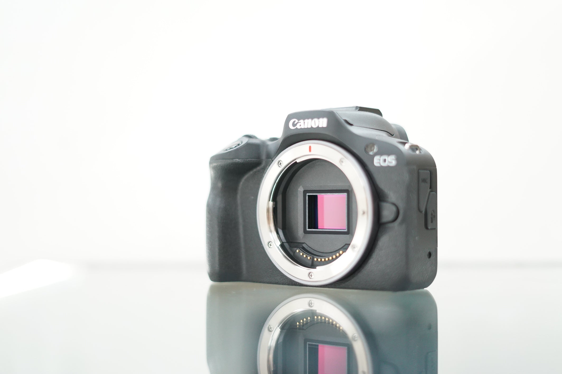 Canon EOS R100 Mirrorless Camera #00400, Used