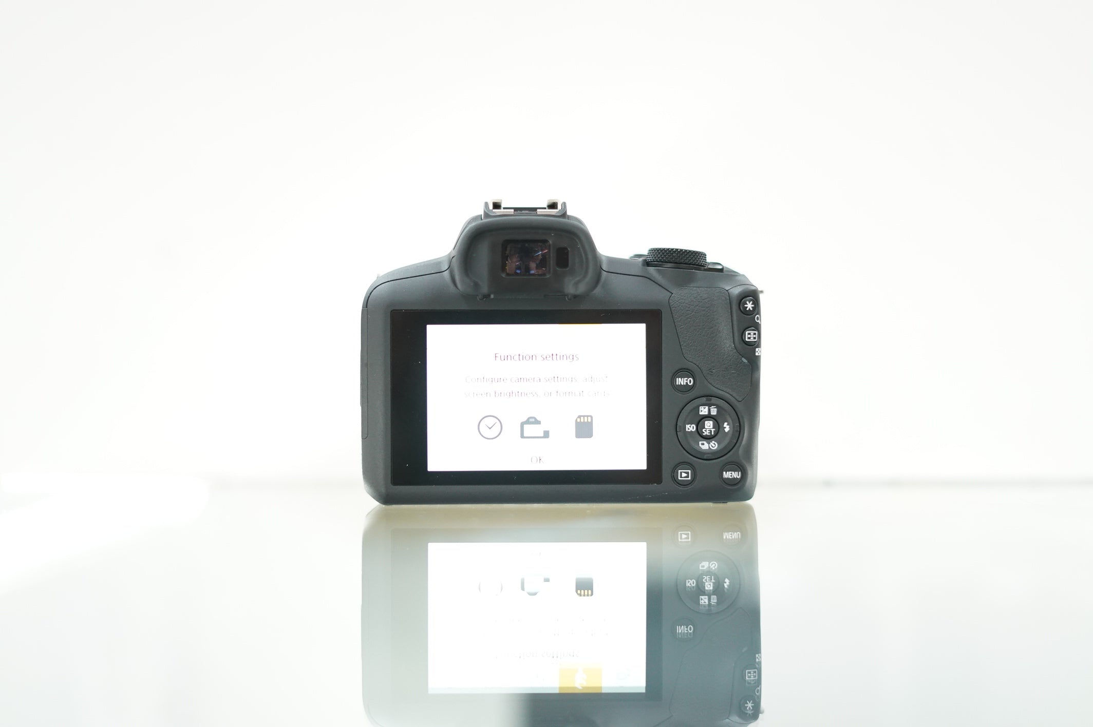 Canon EOS R100 Mirrorless Camera #00400, Used