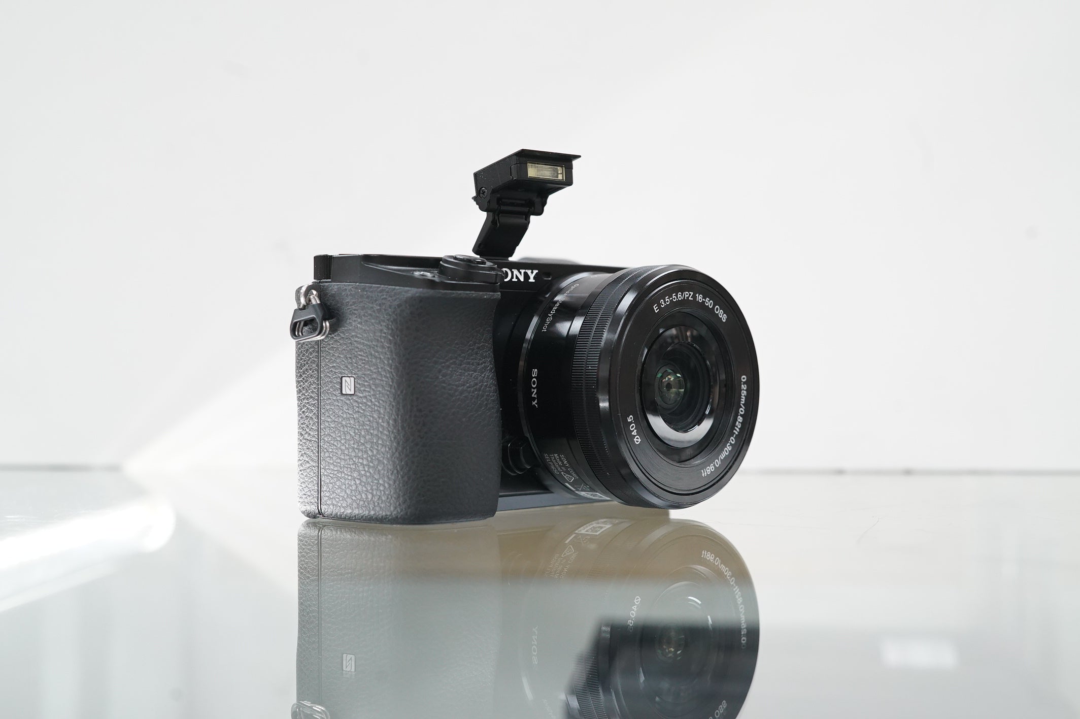Sony a6100 Mirrorless Camera w/E 16-50mm 3.5-5.6 OSS Lens #6455613 Used