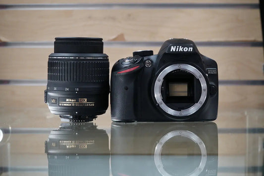 Nikon D3200 DSLR Camera w/AF-S 18-55mm f/3.5-5.6G VR Lens #02711, Used