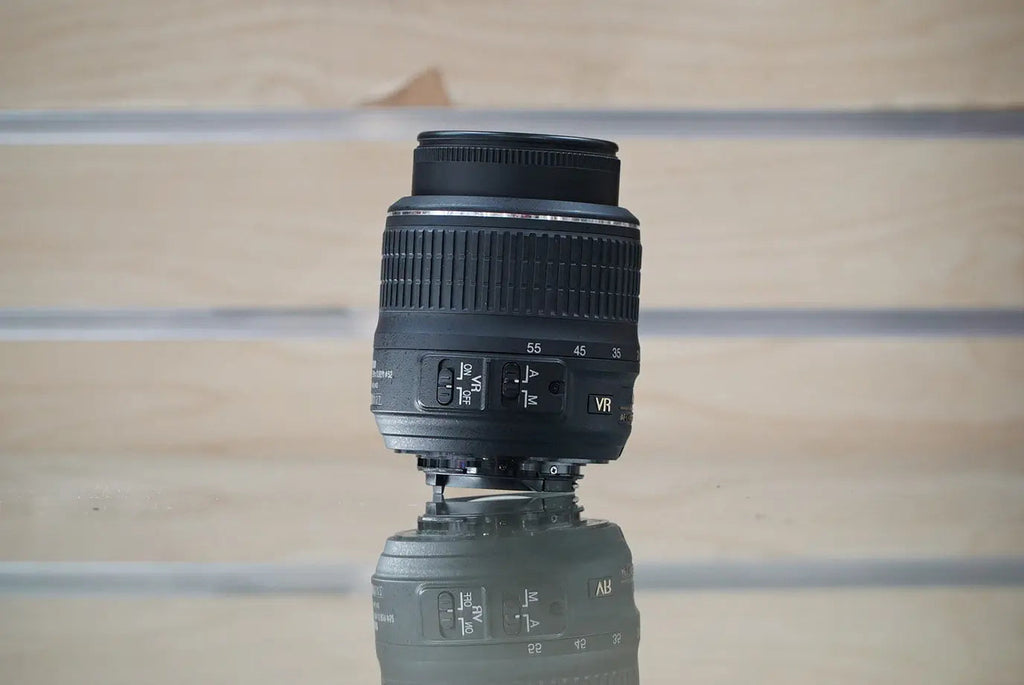 NIKON AF-S Nikkor 18-55mm f/3.5-5.6 G Lens #73127, For Parts
