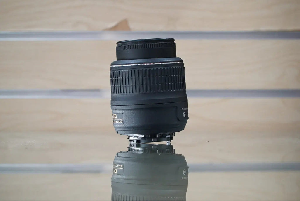 NIKON AF-S Nikkor 18-55mm f/3.5-5.6 G Lens #73127, For Parts