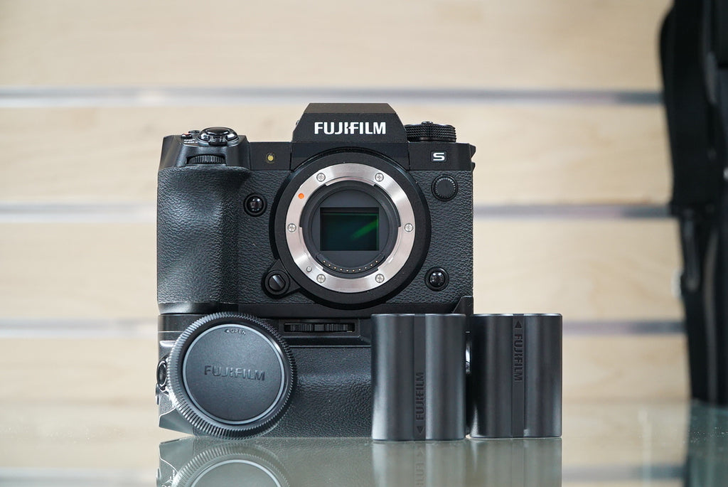 FUJIFILM X-H2S Mirrorless Camera w/ FUJIFILM VG-XH Vertical Battery Grip #00898, Used