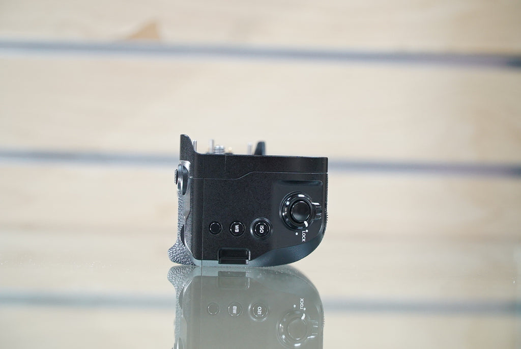 FUJIFILM X-H2S Mirrorless Camera w/ FUJIFILM VG-XH Vertical Battery Grip #00898, Used
