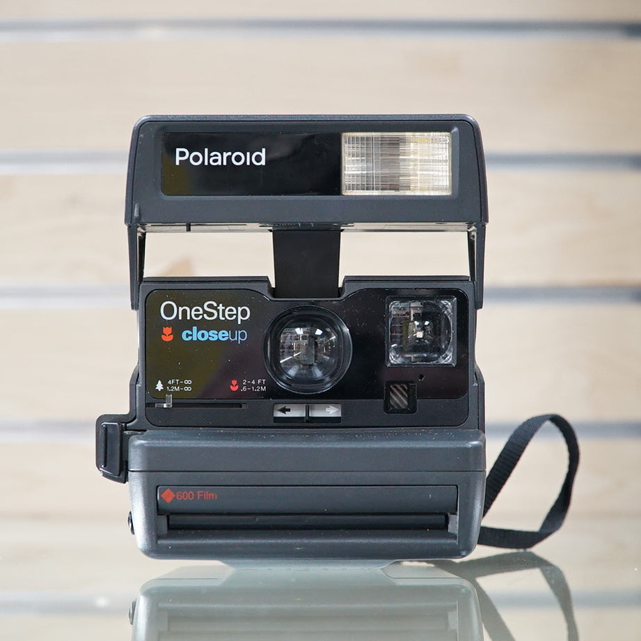 Polaroid OneStep CloseUp 600 Instant Film Camera #3NCDA, Used