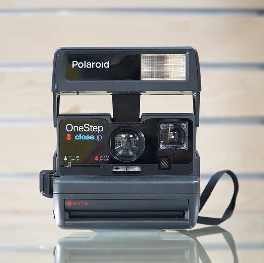 Polaroid OneStep CloseUp 600 Instant Film Camera #3NCDA, Used